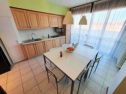 Peschiera With Pool & Parking