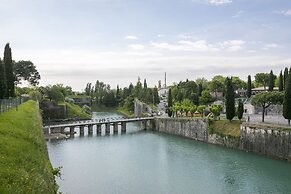 Peschiera 500m From Train Station & Lake