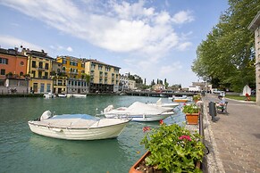 Peschiera 500m From Train Station & Lake
