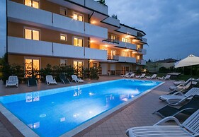 Peschiera 2 min Center With Pool