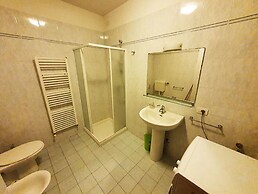 Peschiera 2 min Center With Pool
