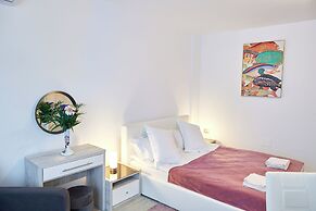 PROMENADA Alezzi Apartments