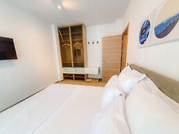 PROMENADA Alezzi Apartments