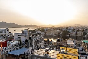 Treebo The Fresco Lake Pichola
