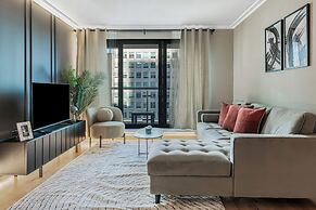 Capacious Two bed Apt in Canary Wharf