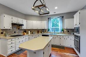 Discount Included! Stunning, Modern, Spacious Getaway Fits Any Group, 