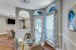 Discount Included! Stunning, Modern, Spacious Getaway Fits Any Group, 