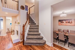 Discount Included! Stunning, Modern, Spacious Getaway Fits Any Group, 