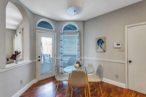 Discount Included! Stunning, Modern, Spacious Getaway Fits Any Group, 