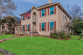 Discount Included! Stunning, Modern, Spacious Getaway Fits Any Group, 