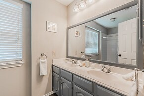 Discount Included! Stunning, Modern, Spacious Getaway Fits Any Group, 