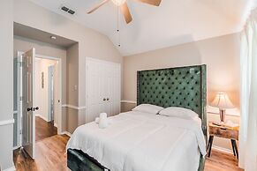 Discount Included! Stunning, Modern, Spacious Getaway Fits Any Group, 