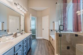 Discount Included! Stunning, Modern, Spacious Getaway Fits Any Group, 