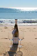 Stunning Olhos do Mar Apt, Albufeira