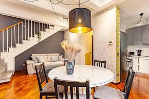 Design Villa With Parking, Navigli Area, Milan