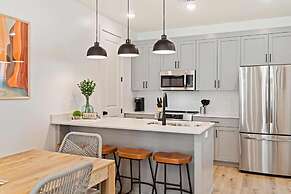 The Hub #95 by RedAwning