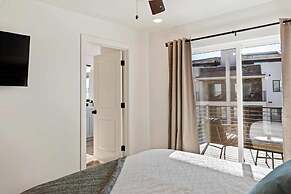 The Hub #95 by RedAwning