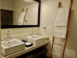 The Villa Bentota by KK Collection