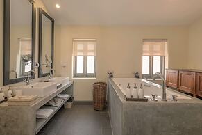 The Villa Bentota by KK Collection