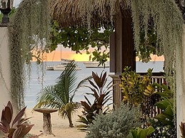 Comfy Stay In Jamaica -enjoy 7 Miles Of White Sand Beach! 2 Bedroom Vi