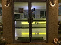 Comfy Stay In Jamaica -enjoy 7 Miles Of White Sand Beach! 2 Bedroom Vi