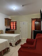 Comfy Stay In Jamaica -enjoy 7 Miles Of White Sand Beach! 2 Bedroom Vi