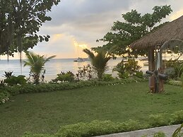 Comfy Stay In Jamaica -enjoy 7 Miles Of White Sand Beach! 2 Bedroom Vi