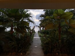 Comfy Stay In Jamaica -enjoy 7 Miles Of White Sand Beach! 2 Bedroom Vi