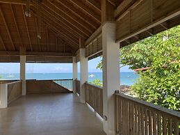 King Suite at Oceanview Resort in Jamaica - Enjoy 7 Miles Of White San