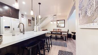 St. Anton 54 Steps to Canyon Lodge, Remodeled, Covered Parking by RedA