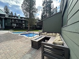 St. Anton 54 Steps to Canyon Lodge, Remodeled, Covered Parking by RedA