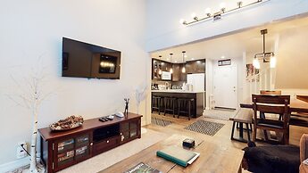 St. Anton 54 Steps to Canyon Lodge, Remodeled, Covered Parking by RedA