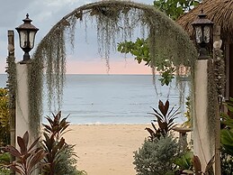 Relax In Jamaica - Enjoy 7 Miles Of White Sand Beach! 1 Bedroom Villa 