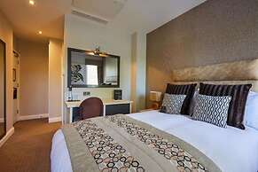 WorldHotels Distinctive Woughton House Hotel