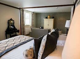 WorldHotels Distinctive Woughton House Hotel