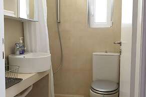 Rooftop Studio Apt - Metro Cholargos - 5 Min Walk
