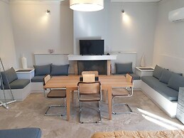 Rooftop Studio Apt - Metro Cholargos - 5 Min Walk