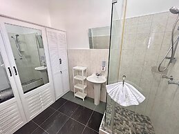 5-bed Villa With Pool in Runaway Bay, Jamaica