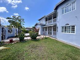 5-bed Villa With Pool in Runaway Bay, Jamaica