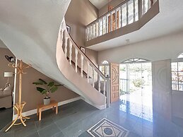 5-bed Villa With Pool in Runaway Bay, Jamaica