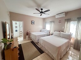 5-bed Villa With Pool in Runaway Bay, Jamaica