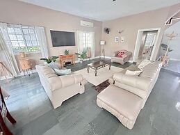 5-bed Villa With Pool in Runaway Bay, Jamaica