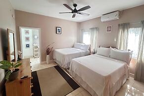 5 Bed Villa Sleeps 14 - Private Pool
