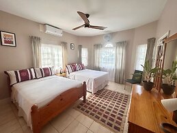 5-bed Villa With Pool in Runaway Bay, Jamaica