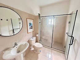 5-bed Villa With Pool in Runaway Bay, Jamaica