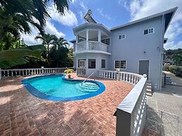 5-bed Villa With Pool in Runaway Bay, Jamaica