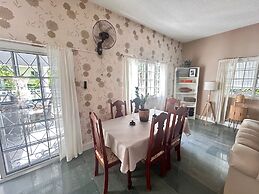 5-bed Villa With Pool in Runaway Bay, Jamaica