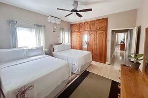 5-bed Villa With Pool in Runaway Bay, Jamaica