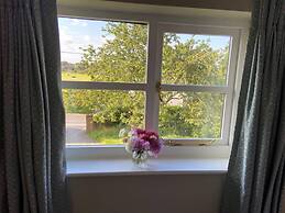 Stylish Getaway in the Heart of the Pewsey Vale