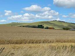 Stylish Getaway in the Heart of the Pewsey Vale